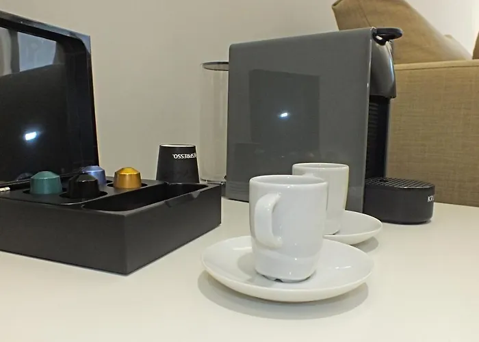 Valadim Flats アパート